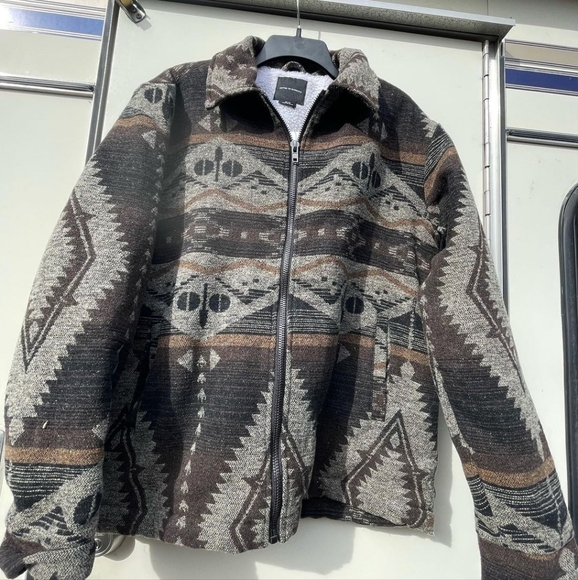 Cozy tribal pattern Cotton on Garments zip up jacket with tags M - Picture 2 of 5